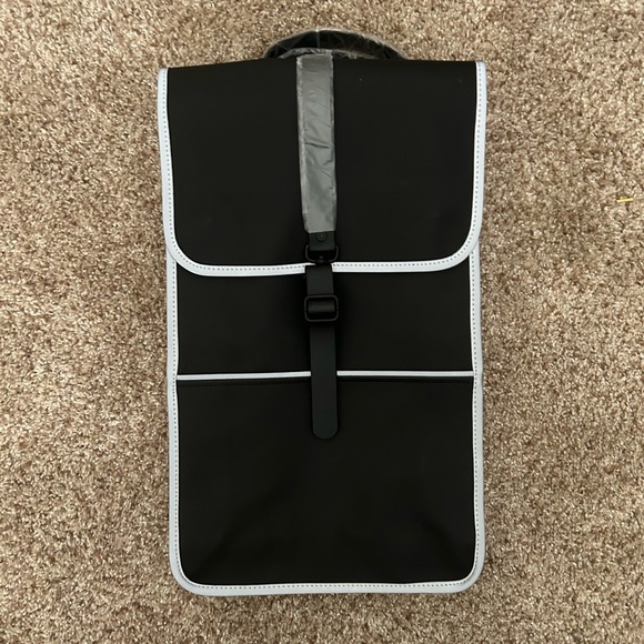 Rains Reflective Backpack NWT Unisex - Picture 4 of 6